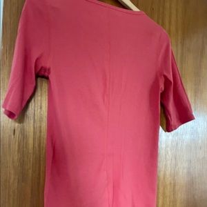 The Pima Micro-Rib Scoop-Neck Tee, Tulip, Size L EUC